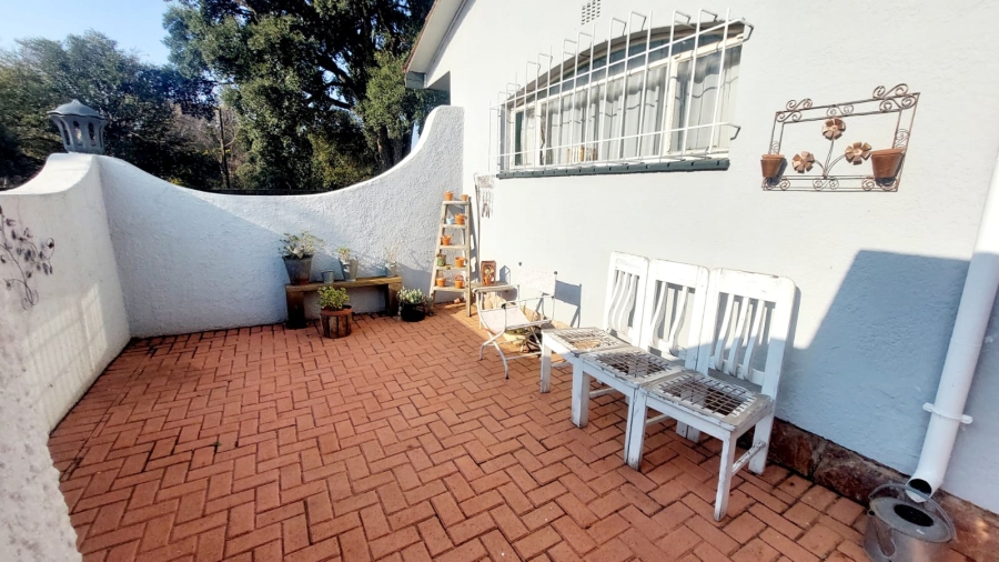4 Bedroom Property for Sale in Loumarina A H Gauteng