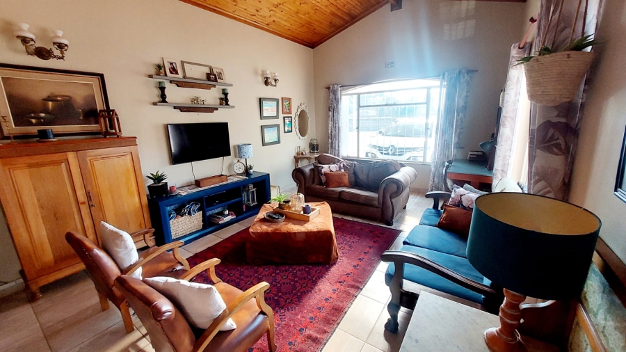 4 Bedroom Property for Sale in Loumarina A H Gauteng
