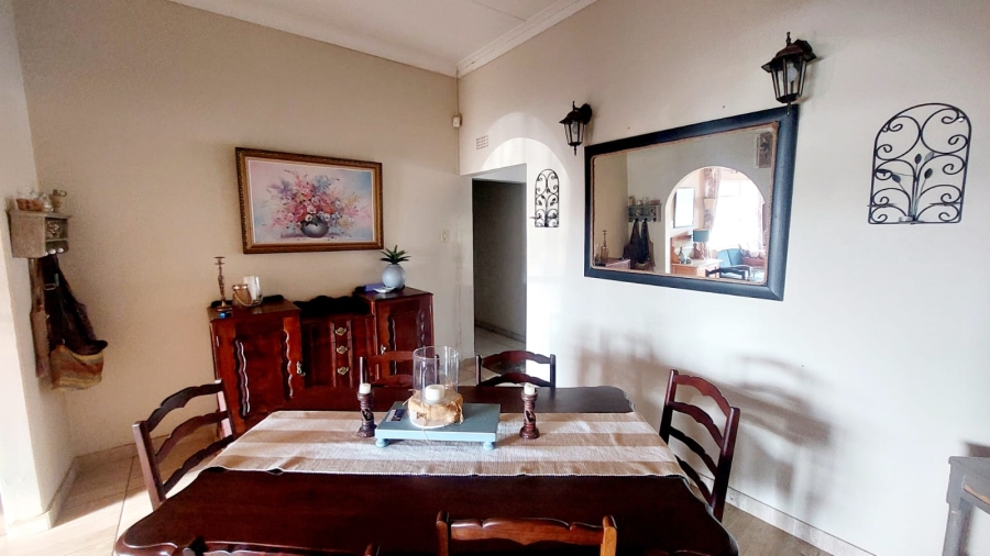 4 Bedroom Property for Sale in Loumarina A H Gauteng