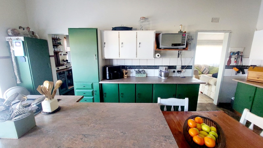 4 Bedroom Property for Sale in Loumarina A H Gauteng