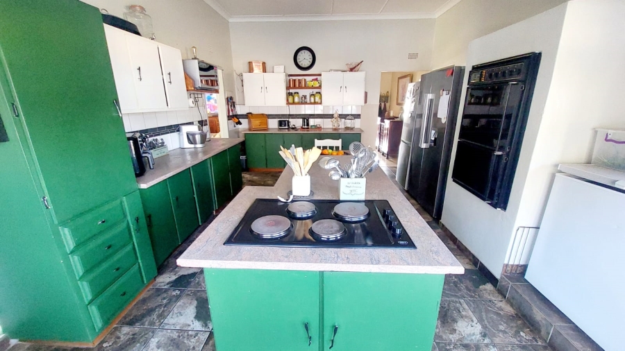 4 Bedroom Property for Sale in Loumarina A H Gauteng