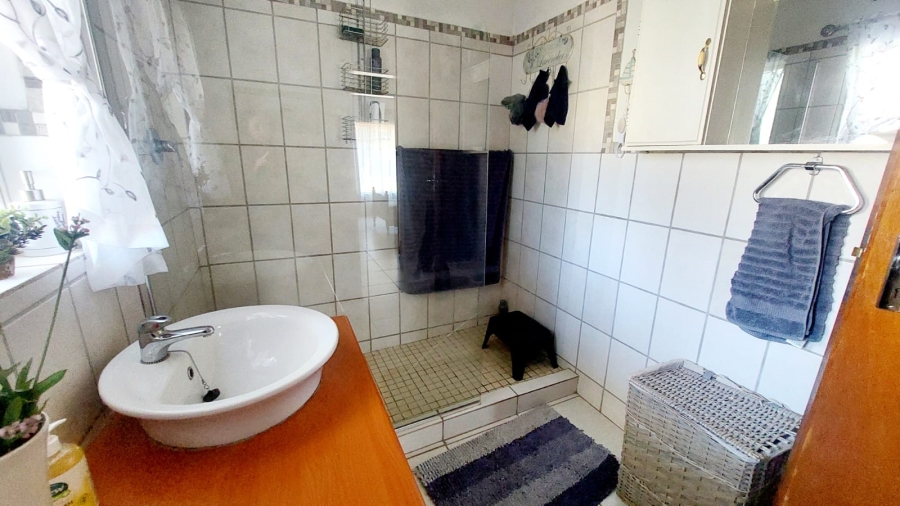 4 Bedroom Property for Sale in Loumarina A H Gauteng