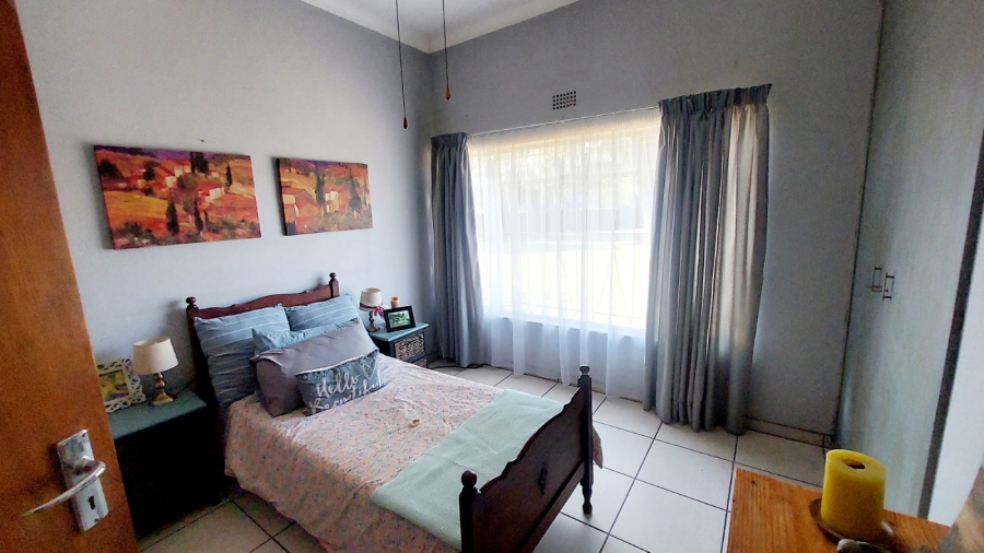 4 Bedroom Property for Sale in Loumarina A H Gauteng