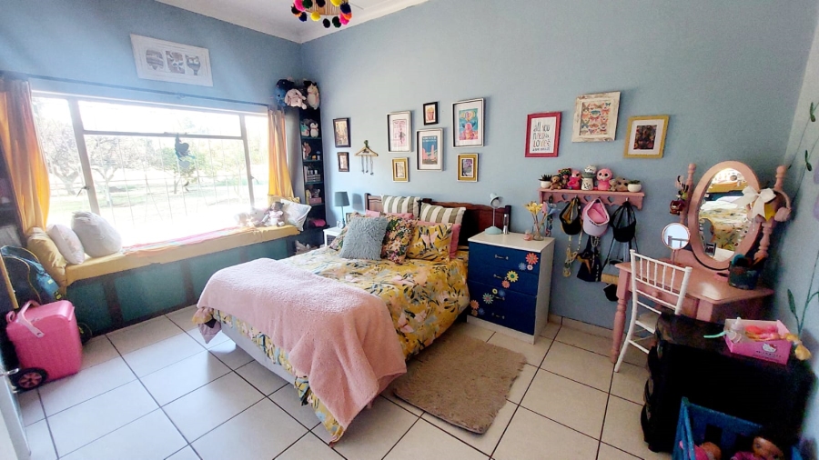 4 Bedroom Property for Sale in Loumarina A H Gauteng