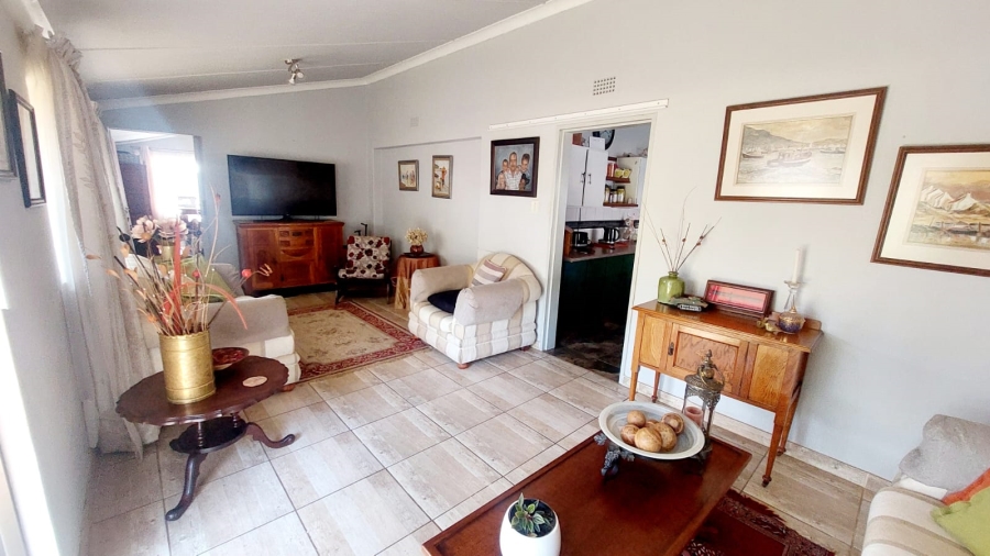4 Bedroom Property for Sale in Loumarina A H Gauteng