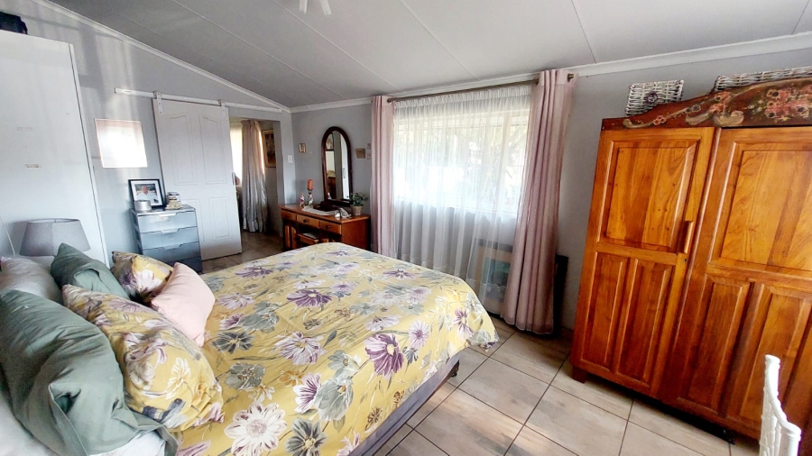 4 Bedroom Property for Sale in Loumarina A H Gauteng