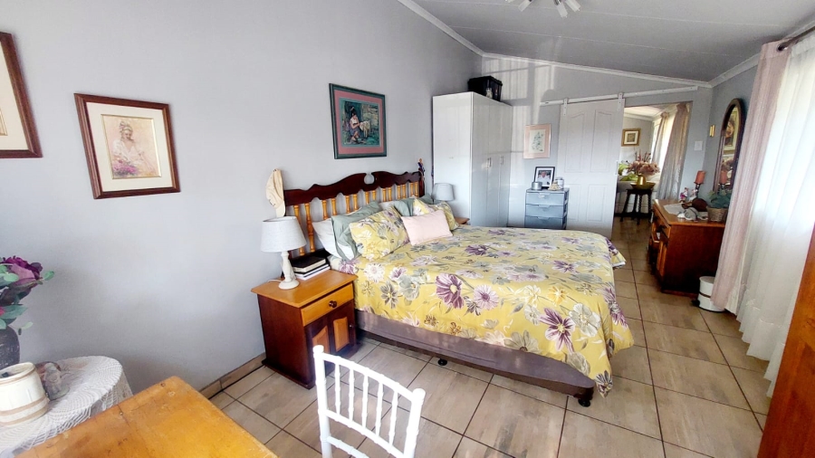 4 Bedroom Property for Sale in Loumarina A H Gauteng