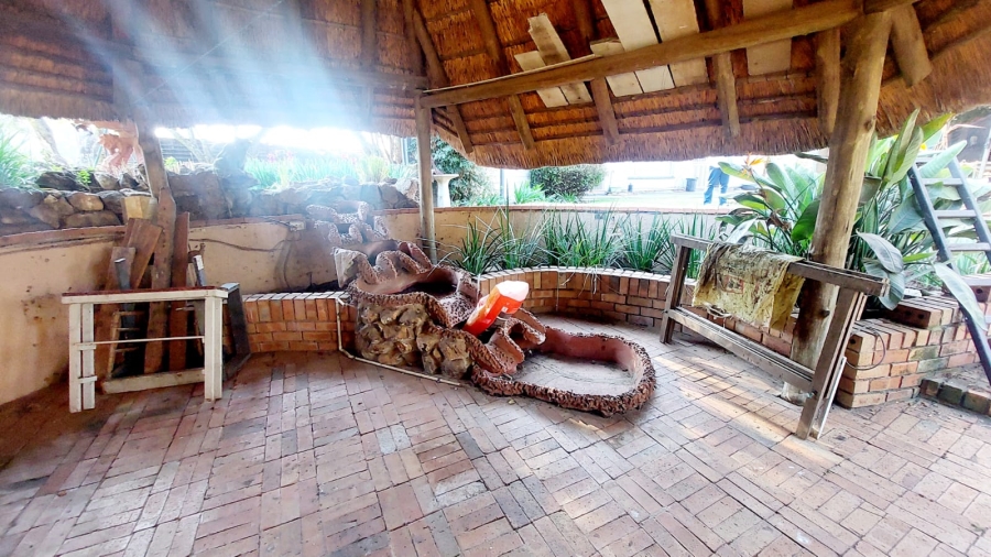 4 Bedroom Property for Sale in Loumarina A H Gauteng