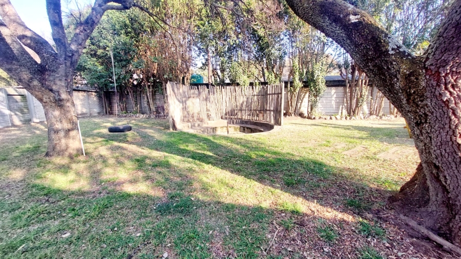4 Bedroom Property for Sale in Loumarina A H Gauteng