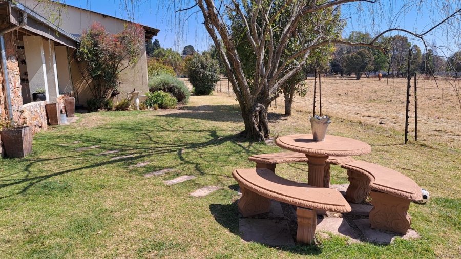 4 Bedroom Property for Sale in Loumarina A H Gauteng