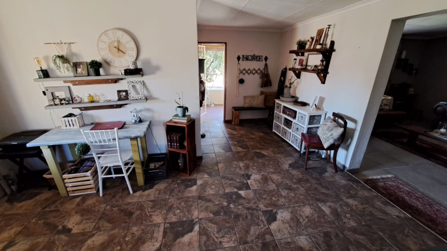 4 Bedroom Property for Sale in Loumarina A H Gauteng