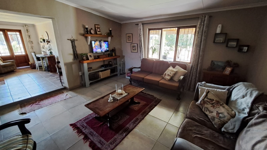 4 Bedroom Property for Sale in Loumarina A H Gauteng