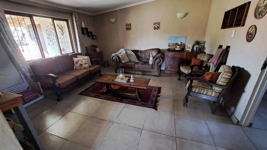 4 Bedroom Property for Sale in Loumarina A H Gauteng