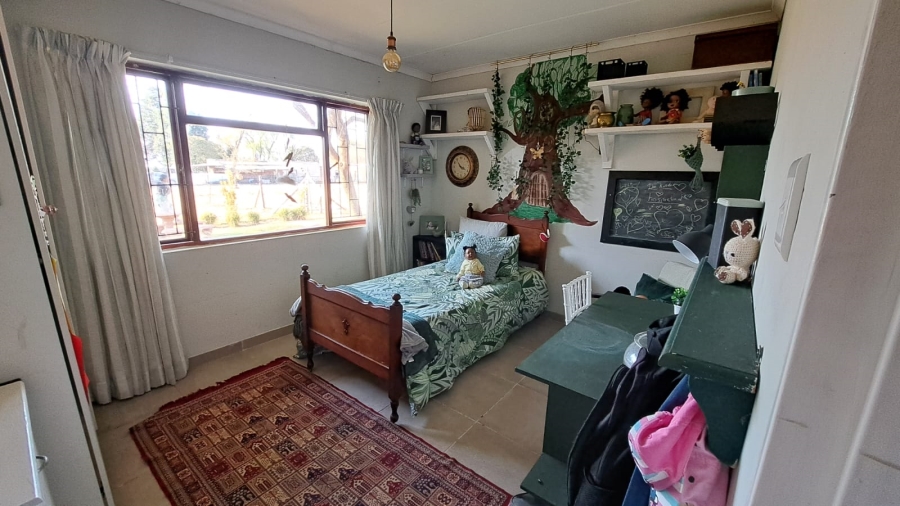 4 Bedroom Property for Sale in Loumarina A H Gauteng