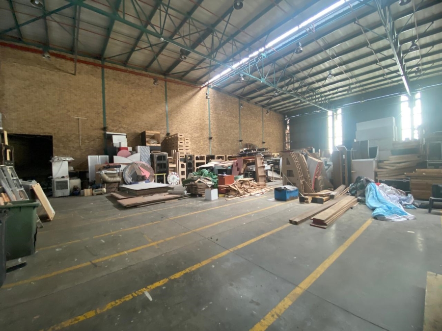 To Let Commercial Property for Rent in Randjespark Gauteng