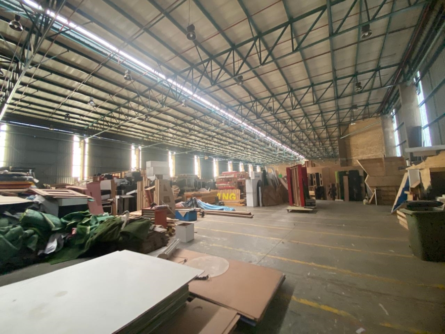 To Let Commercial Property for Rent in Randjespark Gauteng