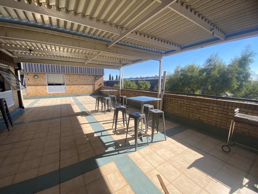To Let Commercial Property for Rent in Randjespark Gauteng