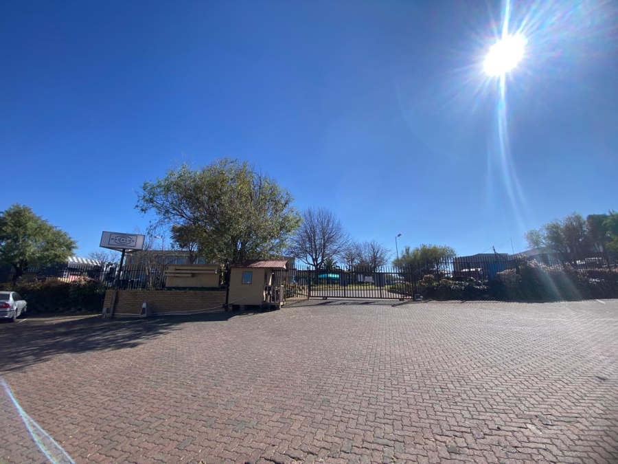 To Let Commercial Property for Rent in Randjespark Gauteng