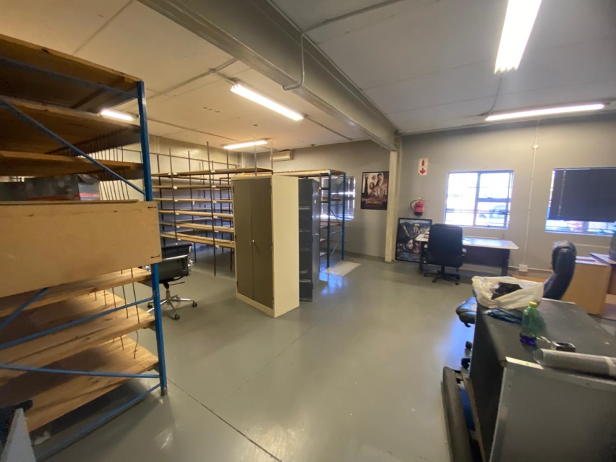 To Let Commercial Property for Rent in Randjespark Gauteng