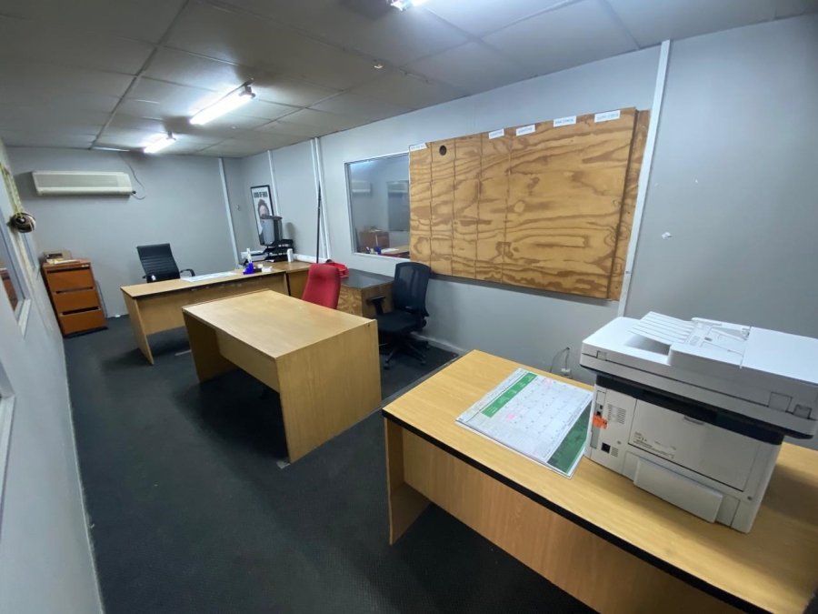 To Let Commercial Property for Rent in Randjespark Gauteng
