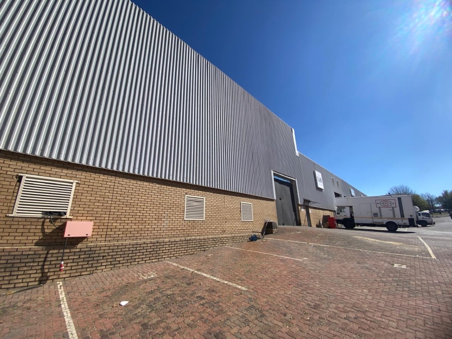To Let Commercial Property for Rent in Randjespark Gauteng