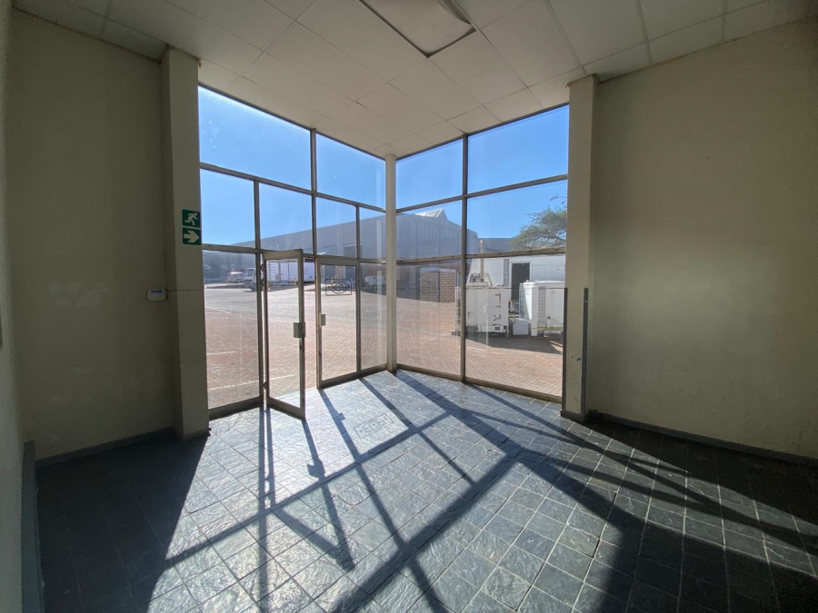 To Let Commercial Property for Rent in Randjespark Gauteng