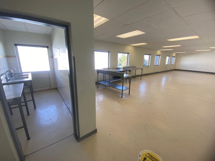 To Let Commercial Property for Rent in Randjespark Gauteng