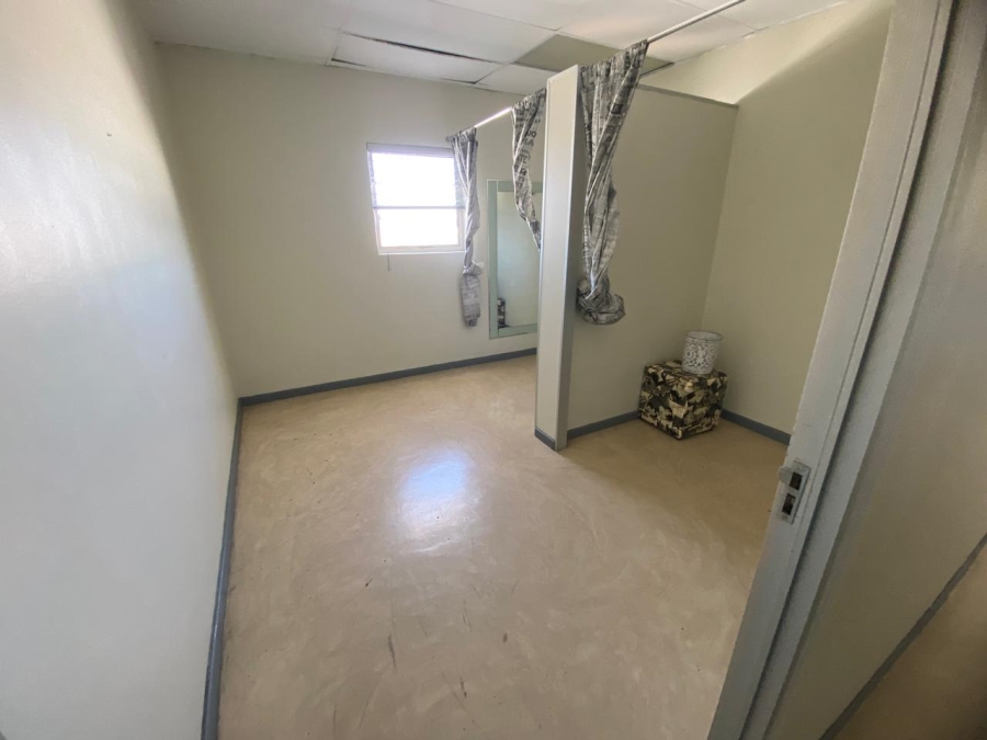 To Let Commercial Property for Rent in Randjespark Gauteng