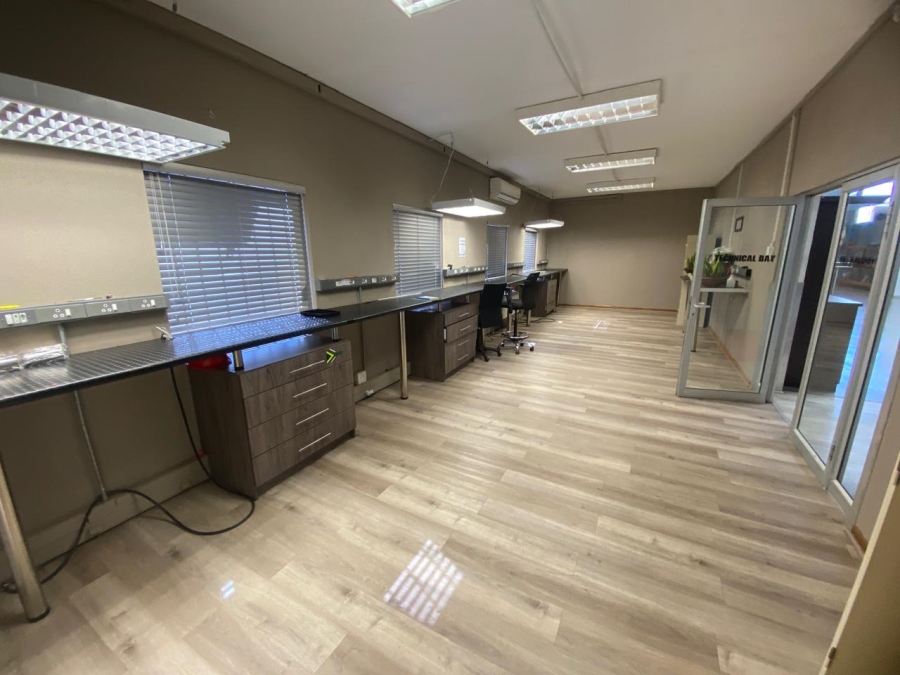 To Let Commercial Property for Rent in Randjespark Gauteng