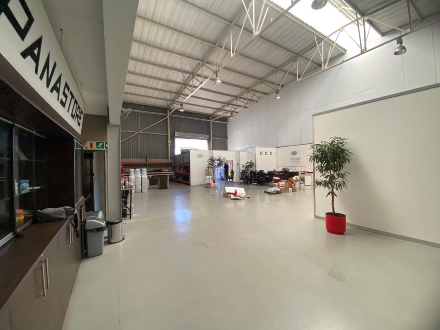 To Let Commercial Property for Rent in Randjespark Gauteng