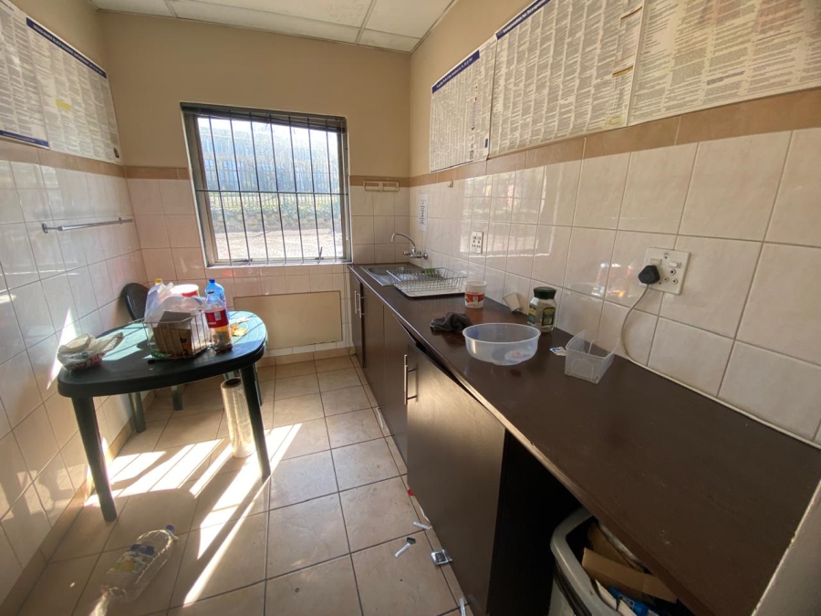 To Let Commercial Property for Rent in Randjespark Gauteng