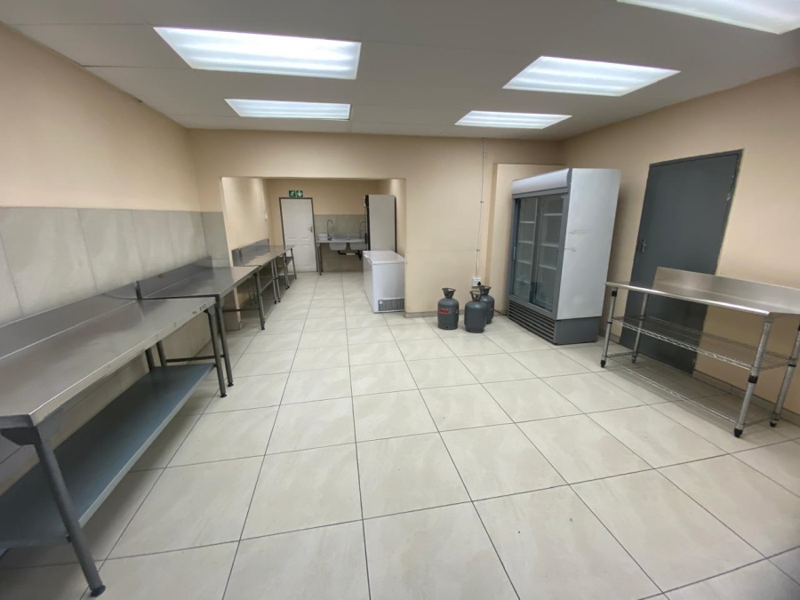 To Let Commercial Property for Rent in Randjespark Gauteng