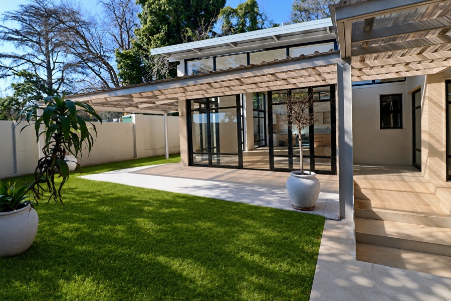 To Let 2 Bedroom Property for Rent in Bryanston Gauteng