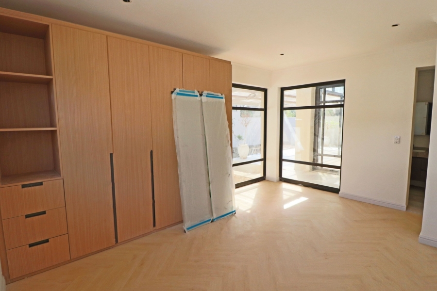 To Let 2 Bedroom Property for Rent in Bryanston Gauteng