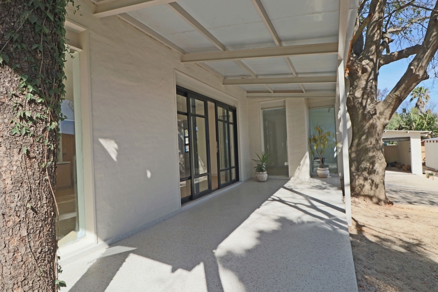 To Let 2 Bedroom Property for Rent in Bryanston Gauteng
