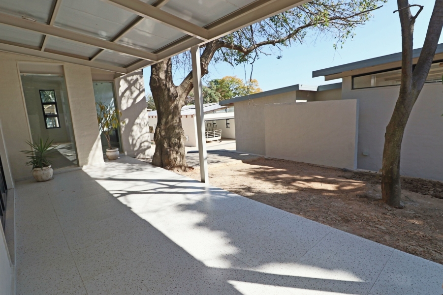 To Let 2 Bedroom Property for Rent in Bryanston Gauteng