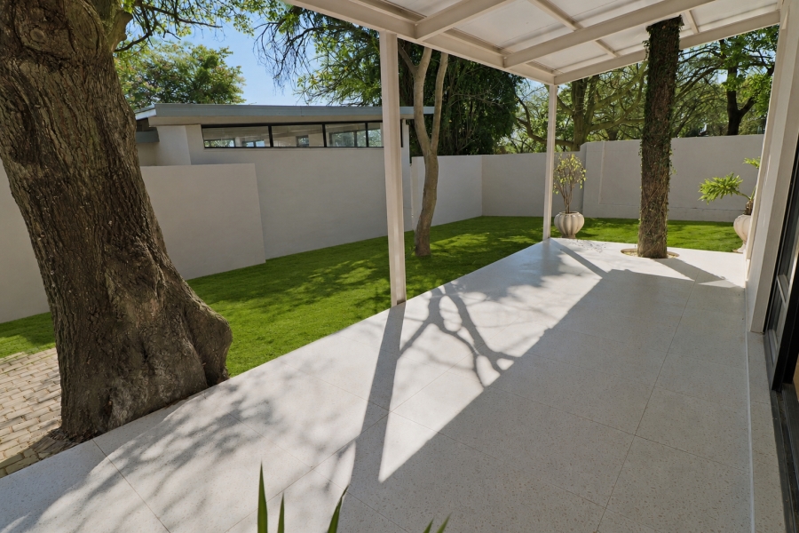 To Let 2 Bedroom Property for Rent in Bryanston Gauteng