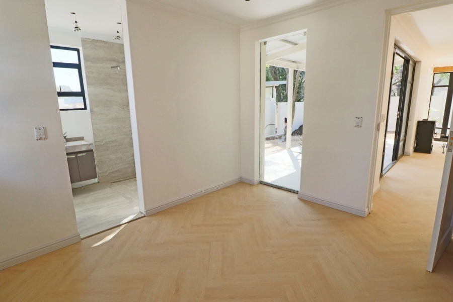 To Let 2 Bedroom Property for Rent in Bryanston Gauteng