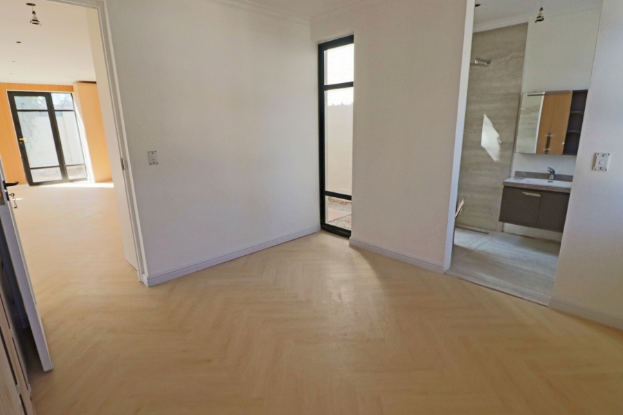 To Let 2 Bedroom Property for Rent in Bryanston Gauteng