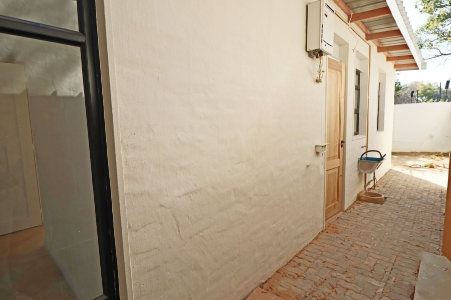 To Let 2 Bedroom Property for Rent in Bryanston Gauteng