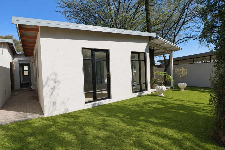 To Let 2 Bedroom Property for Rent in Bryanston Gauteng
