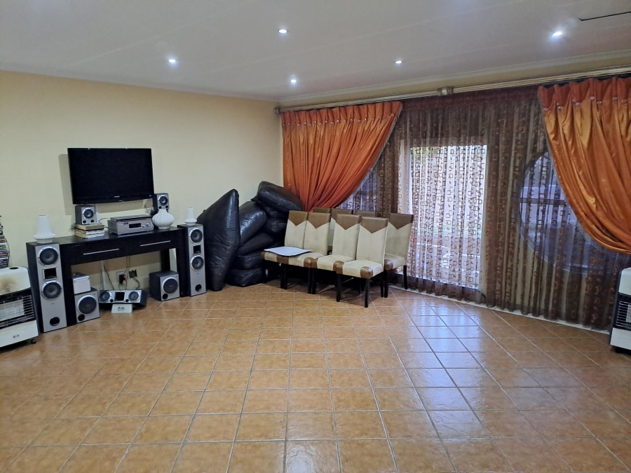 4 Bedroom Property for Sale in Rangeview Gauteng