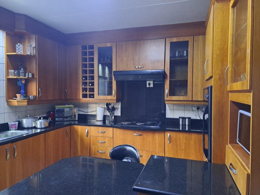 4 Bedroom Property for Sale in Rangeview Gauteng