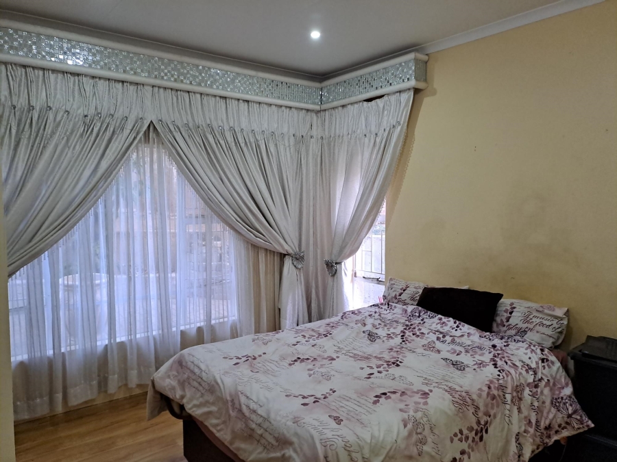 4 Bedroom Property for Sale in Rangeview Gauteng