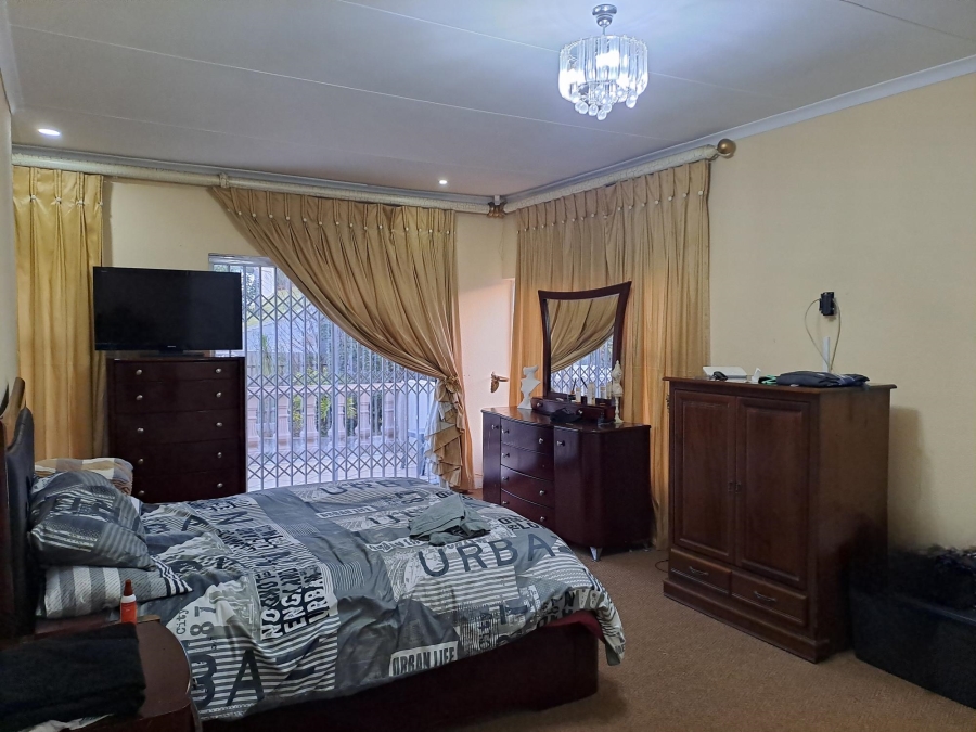 4 Bedroom Property for Sale in Rangeview Gauteng
