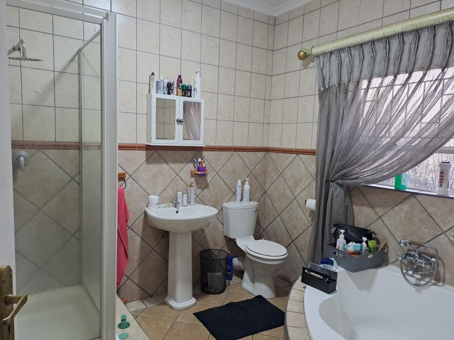 4 Bedroom Property for Sale in Rangeview Gauteng