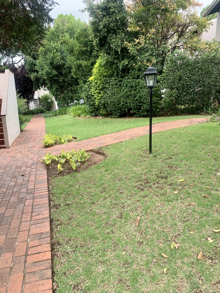 To Let 2 Bedroom Property for Rent in Atholl Gauteng