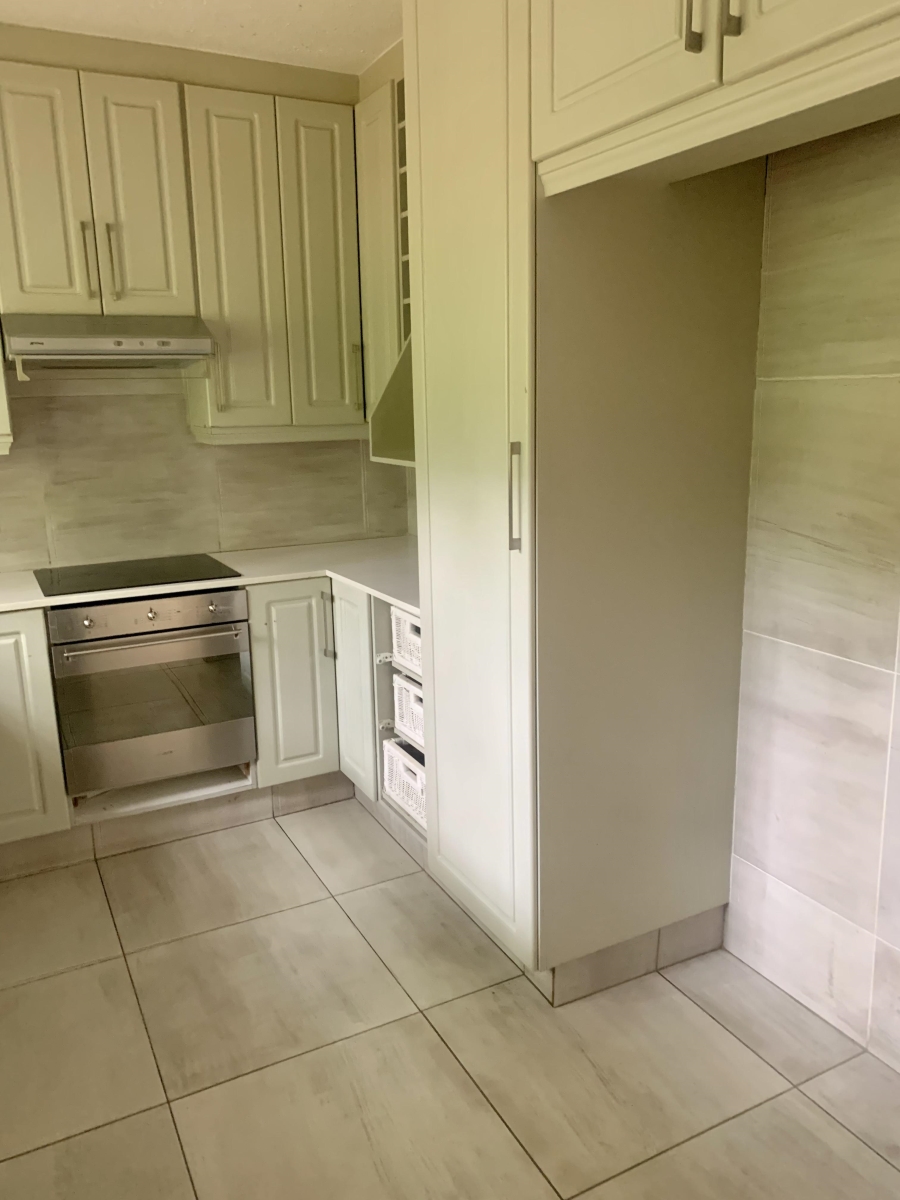 To Let 2 Bedroom Property for Rent in Atholl Gauteng