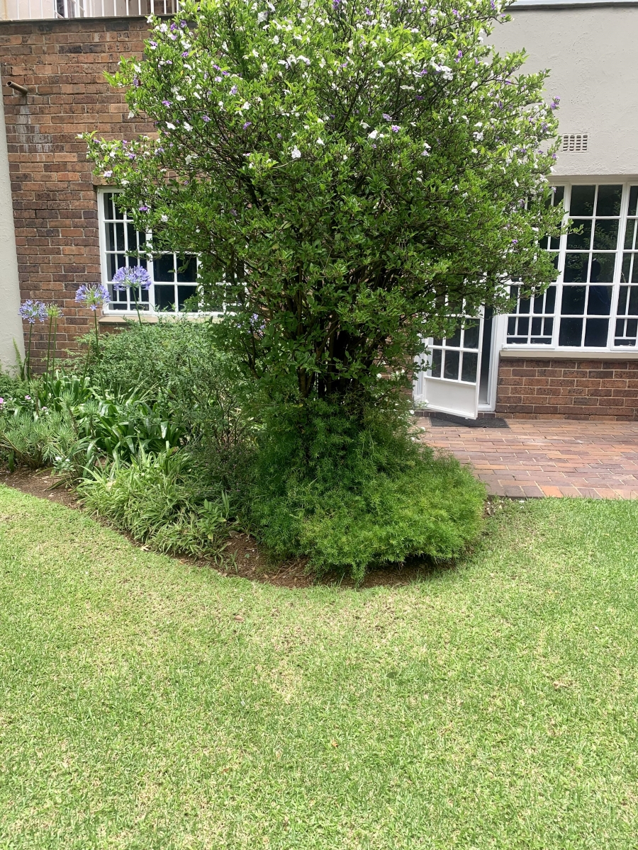 To Let 2 Bedroom Property for Rent in Atholl Gauteng