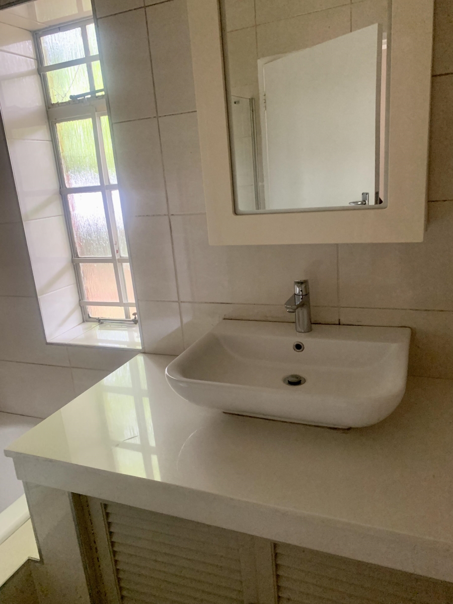 To Let 2 Bedroom Property for Rent in Atholl Gauteng